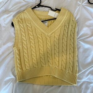 Women’s yellow sweater vest top A&F